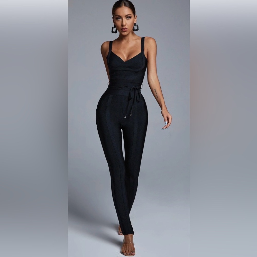 Chic Black Sleeveless Jumpsuit